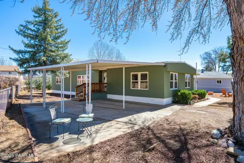 927 E Apple Blossom Ln, Prescott, AZ 86305