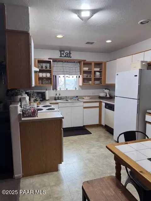 17076 E Roadrunner Rd, Mayer, AZ 86333 photo 3