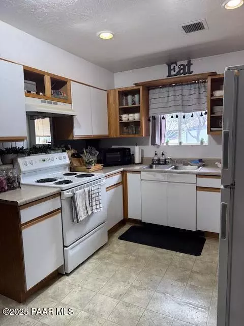 17076 E Roadrunner Rd, Mayer, AZ 86333 photo 2