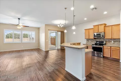 Living - 12660 E Ortiz St, Dewey, AZ 86327 photo 1 of 3