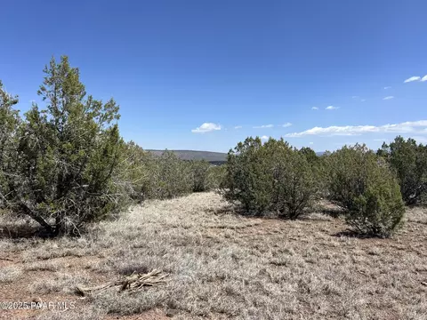 1709 N Frances Ln, Ash Fork, AZ 86320 photo 2