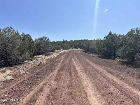 1709 N Frances Ln, Ash Fork, AZ 86320 photo 10