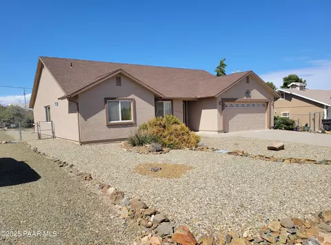 Exterior - 20558 E Mesa Verde Rd, Mayer, AZ 86333 photo 2 of 8