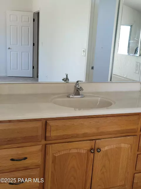 Bath - 20558 E Mesa Verde Rd, Mayer, AZ 86333 photo 2 of 4