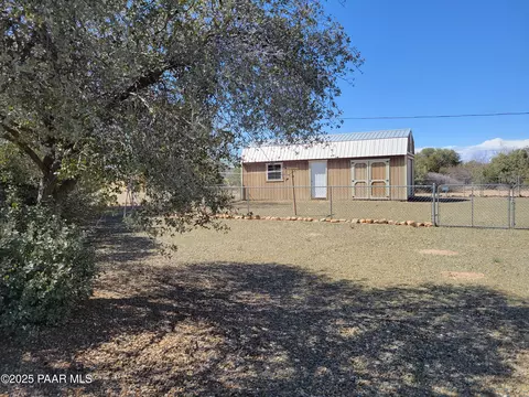 Exterior - 20558 E Mesa Verde Rd, Mayer, AZ 86333 photo 3 of 8