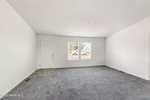 20187 E Mingus Dr, Mayer, AZ 86333 photo 3