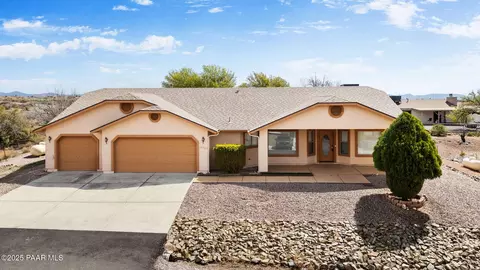 13763 S Bluebird Ln, Mayer, AZ 86333