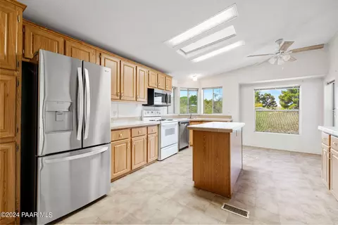 17154 E Panorama Dr, Mayer, AZ 86333 photo 6