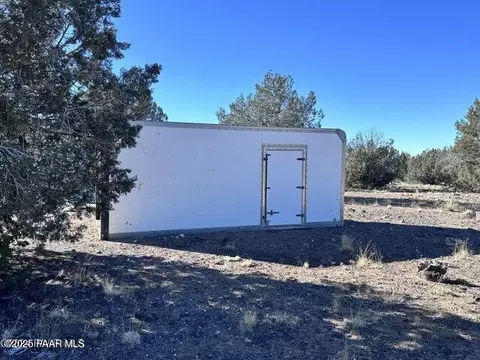 287 NW Tanner Rd, Ash Fork, AZ 86320 photo 4