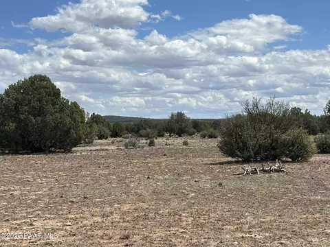92 Bowling Ln, Ash Fork, AZ 86320 photo 3