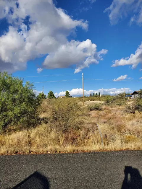 20014 E Lakeside Rd, Mayer, AZ 86333