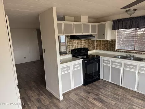 17431 E Meadow Ln, Mayer, AZ 86333 photo 7
