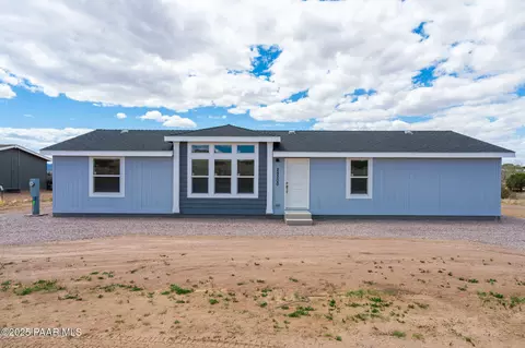 25200 N Enid Dr, Paulden, AZ 86334