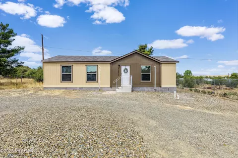 20932 E Deer Valley Ln, Mayer, AZ 86333