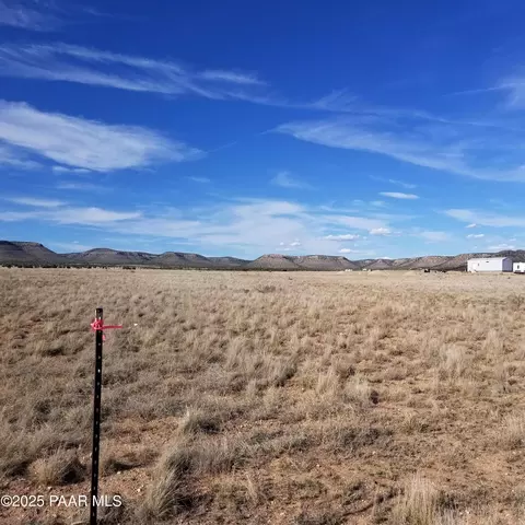 3127 W Malapai Rd, Paulden, AZ 86334