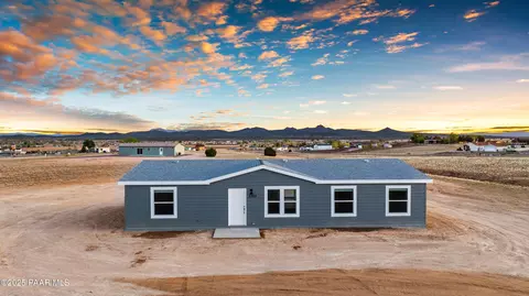 2200 W Monte Vis, Paulden, AZ 86334