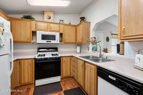 12190 E Obsidian Loop Rd, Dewey, AZ 86327 photo 10
