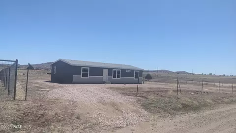 21617 Roberts Rd, Paulden, AZ 86334