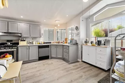 12165 E Obsidian Loop Rd, Dewey, AZ 86327 photo 5