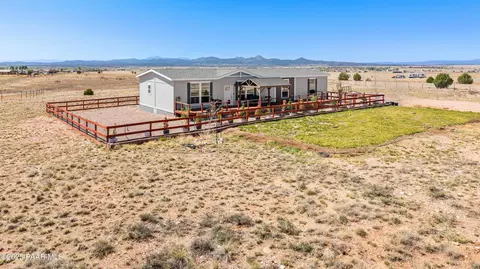 27139 N Lucky Ln, Paulden, AZ 86334