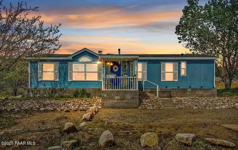9215 E Smoki Trl, Dewey-humboldt, AZ 86327