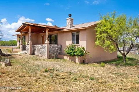 19680 E Ironwood Dr, Mayer, AZ 86333