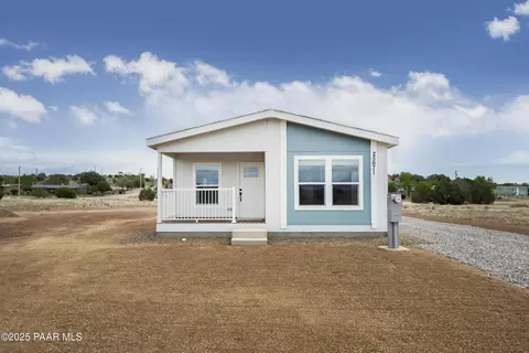 25671 N St John Dr, Paulden, AZ 86334
