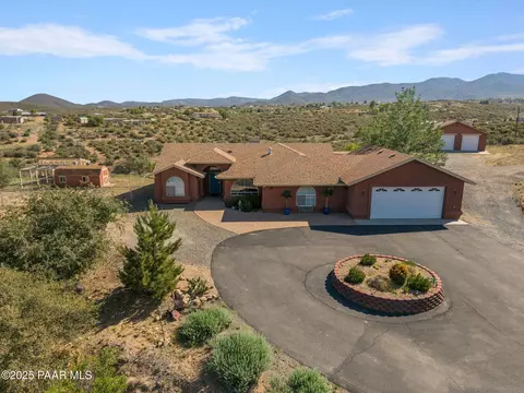 11149 E Kachina Pl, Dewey, AZ 86327