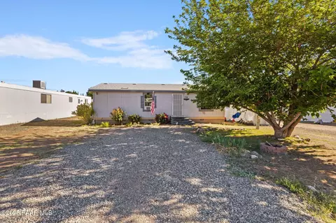 17068 E Lakeview Dr, Mayer, AZ 86333