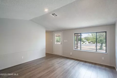 10439 E Brangus Ln, Dewey, AZ 86327 photo 11