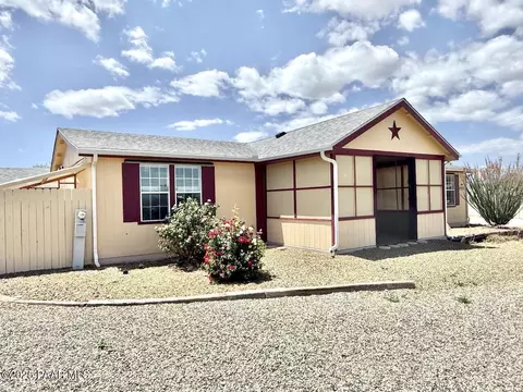 20371 E Sierra Dr, Mayer, AZ 86333