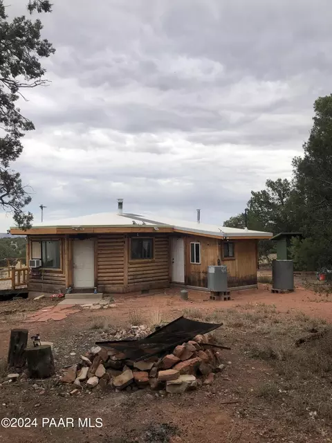 56539 N El Parque Ln, Seligman, AZ 86337