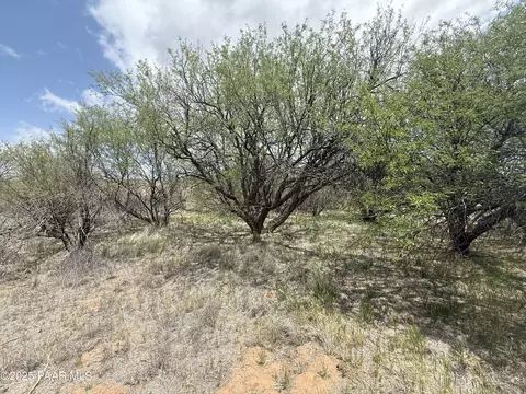 16725 S Redondo Cir, Cordes Lakes, AZ 86333