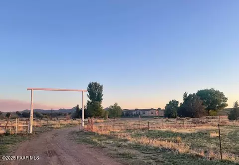 25510 N Linda Ln, Paulden, AZ 86334