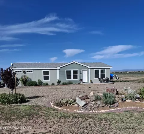 25680 N High Desert Rd, Paulden, AZ 86334