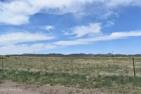 25 E Bald Eagle Trl, Paulden, AZ 86334 photo 3