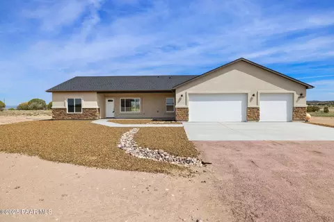 24350 Heritage Ln, Paulden, AZ 86334