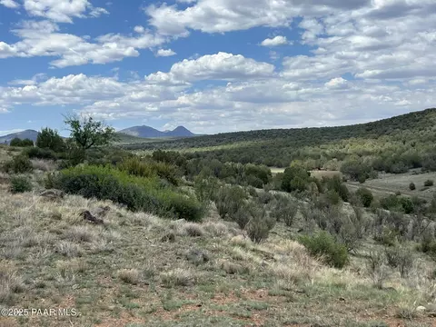 147 Gleed Station Rd, Ash Fork, AZ 86320