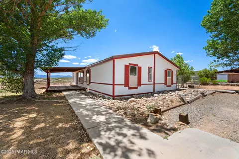 17320 E Roper Way, Dewey, AZ 86327