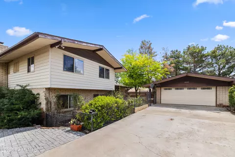 707 Apache Dr, Dewey, AZ 86327