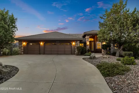 2910 W Crestview Dr, Prescott, AZ 86305