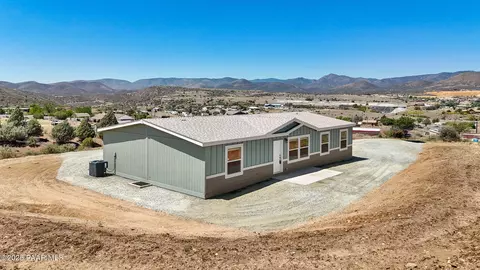 2915 S Green Valley Way, Dewey, AZ 86327