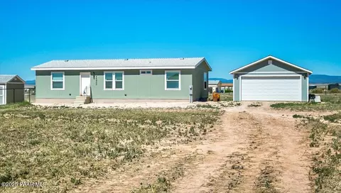 26900 N Champagne Ln, Paulden, AZ 86334