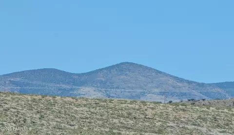 20850 E Larry Ln, Mayer, AZ 86333