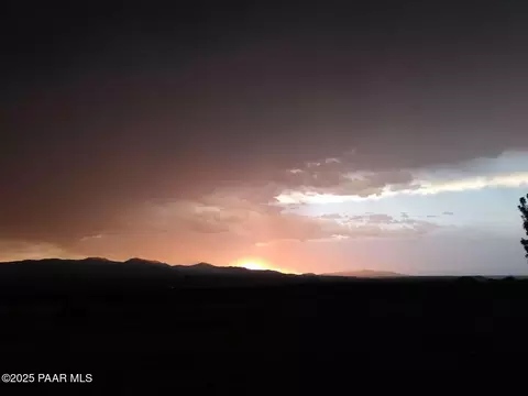 510 S Apache Knolls Trl, Dewey-humboldt, AZ 86327