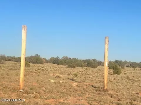 349 NW Rocky Top Rd, Seligman, AZ 86337