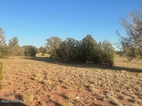 349 SE Rocky Top Rd, Seligman, AZ 86337