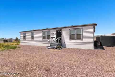3724 W Sandstone Dr, Paulden, AZ 86334