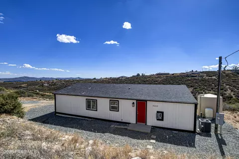 9285 E Wolf Rd, Dewey, AZ 86327 photo 2