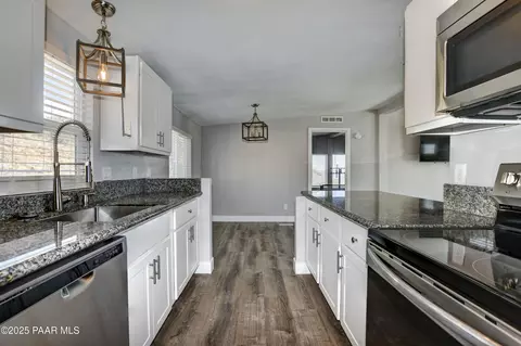 9285 E Wolf Rd, Dewey, AZ 86327 photo 7